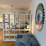 Portaportesehouse דירה *